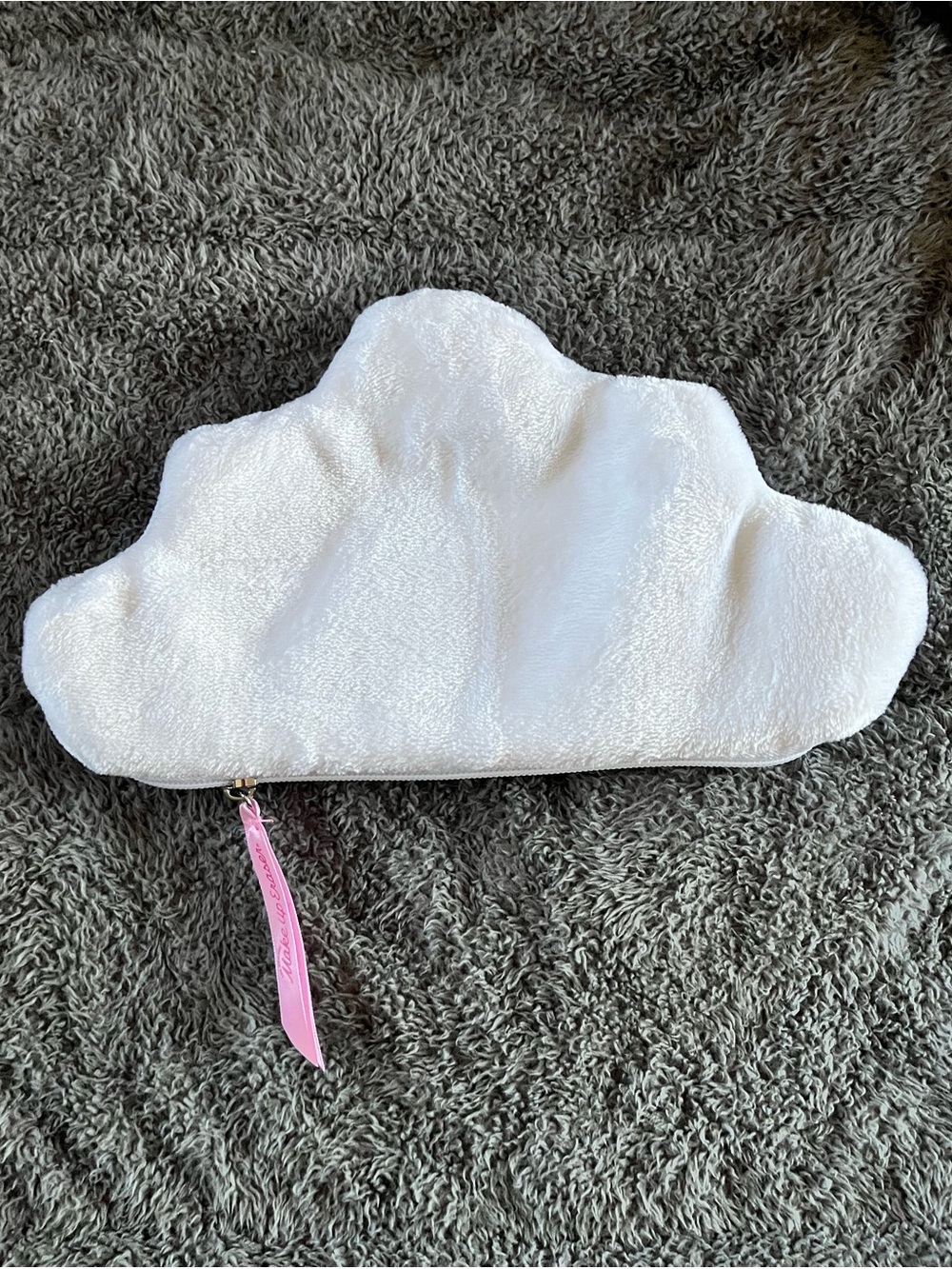*NWOT* MAKEUP ERASER CLOUD POUCH